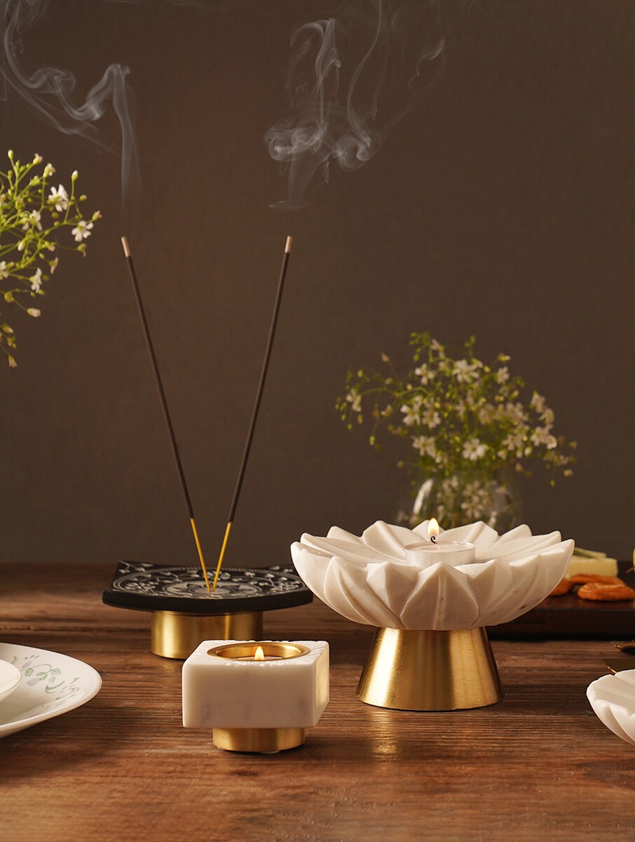 White Marble Flower Bowl with Metal Base