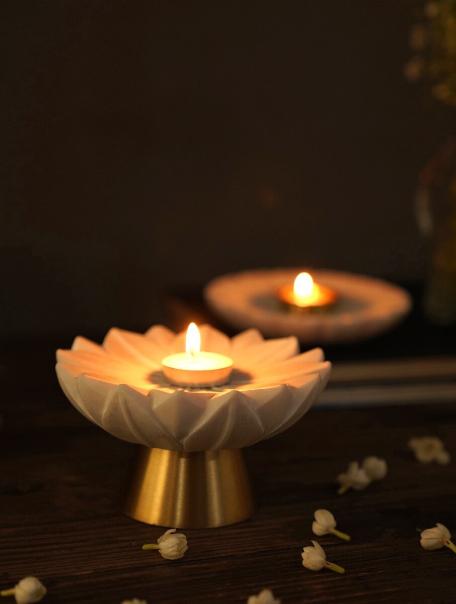White Marble Flower Bowl with Metal Base